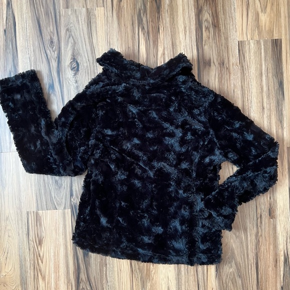 True Grit. American Outdoor Co. Black Women’s Fuzzy Jacket -Size Medium - Picture 4 of 4